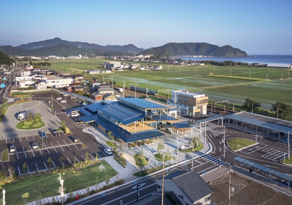 「鉄鋼技術」10月号に美浜町道の駅「若狭美浜はまびより」が掲載されました。